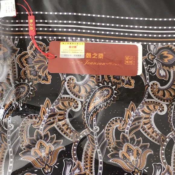 New Chinese 100% Silk Scarf - Picture 5 of 5